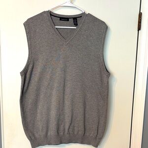Van Heusen Men's V-Neck Gray Sweater Vest